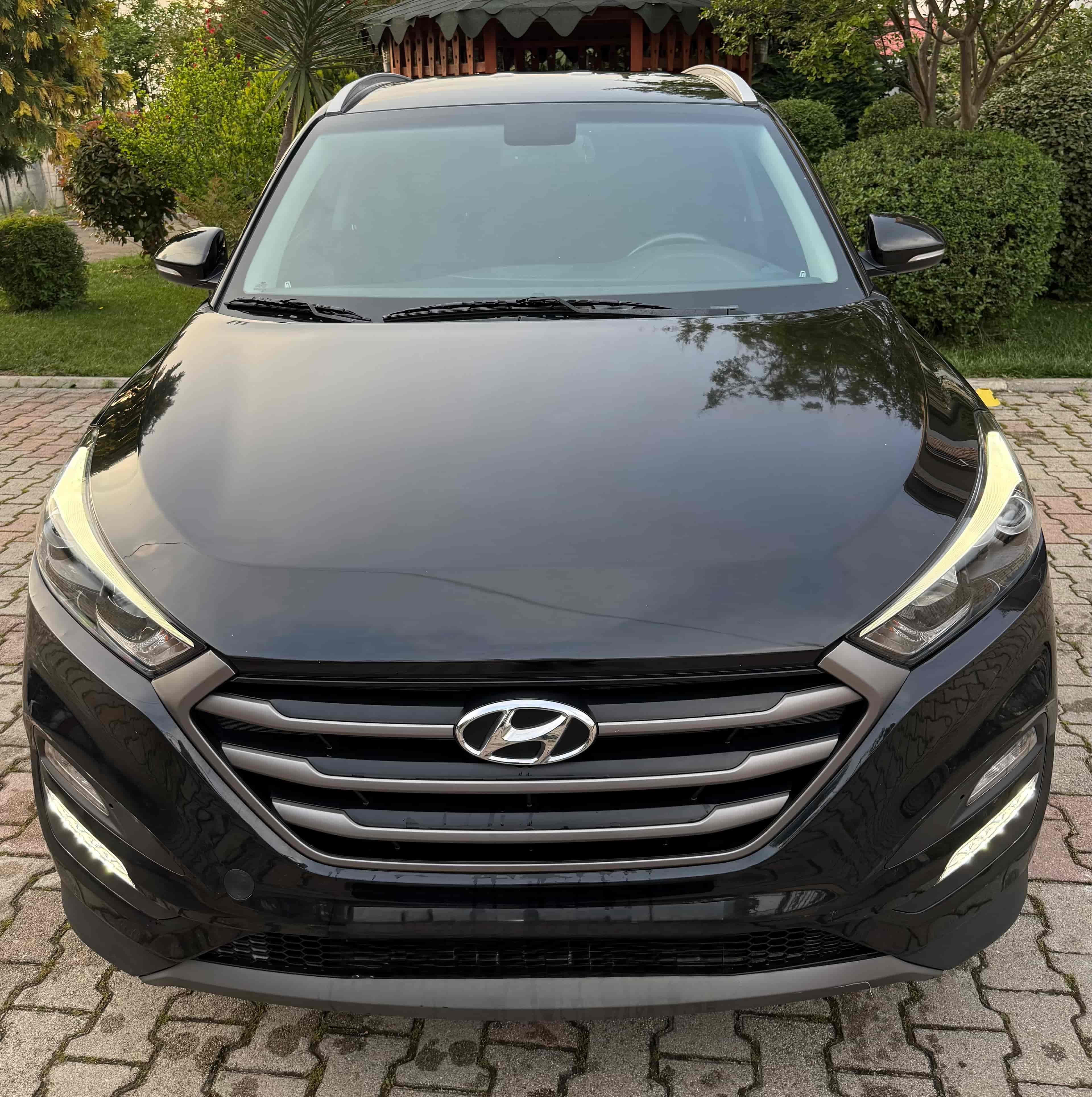 Hyundai Tucson silhouette
